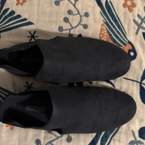 Kodiak Women's Black Flats